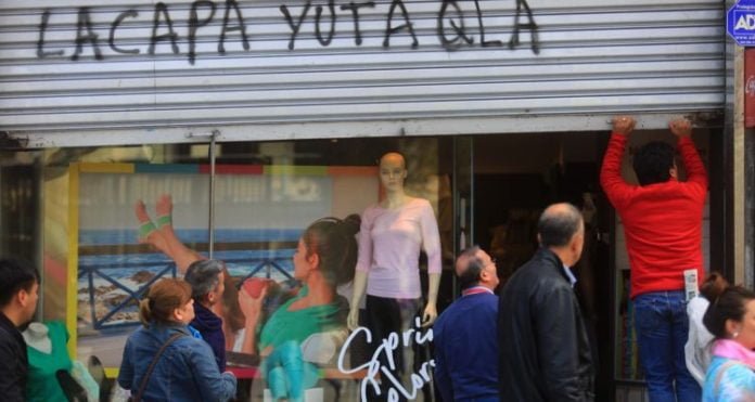 Cierre de locales comerciales en Santiago